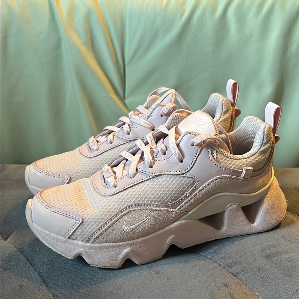 Light Pink Nike Ryz 365 Shoes